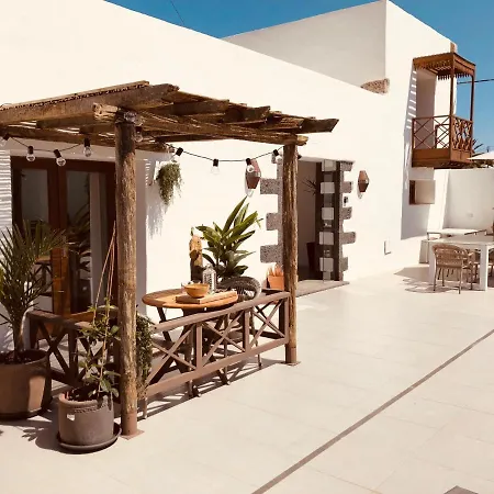 Sala Botanica - Shared Pool - Island Location - 10 Mins Drive To Famara And La Santa Apartment *