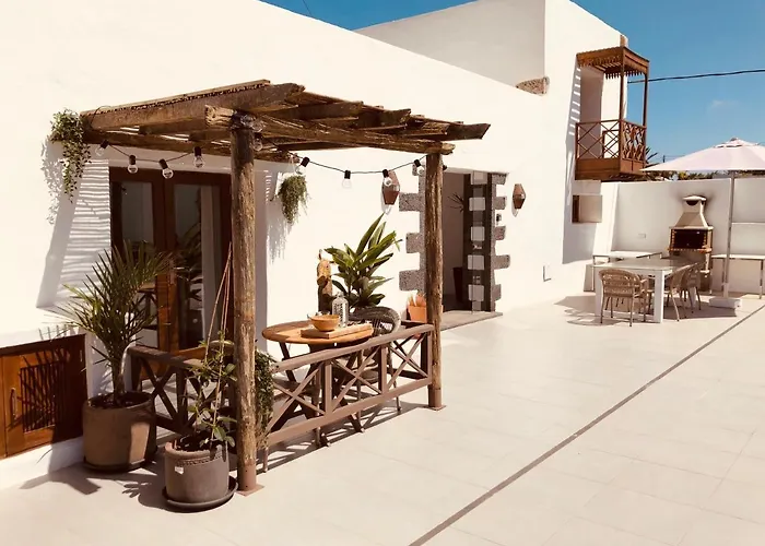 Sala Botanica - Shared Pool - Island Location - 10 Mins Drive To Famara And La Santa Apartment *