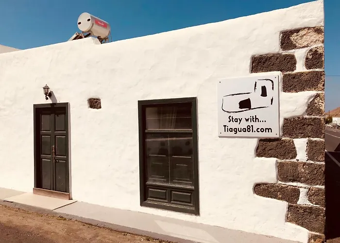 Apartment Sala Botanica - Shared Pool - Island Location - 10 Mins Drive To Famara And La Santa *