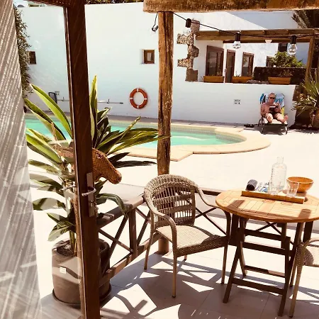 Sala Botanica - Shared Pool - Island Location - 10 Mins Drive To Famara&la Santa