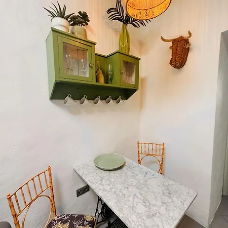Sala Botanica - Shared Pool - Island Location - 10 Mins Drive To Famara&la Santa Tiagua