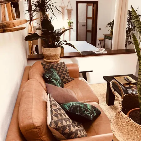 Sala Botanica - Shared Pool - Island Location - 10 Mins Drive To Famara&la Santa Casa di campagna *