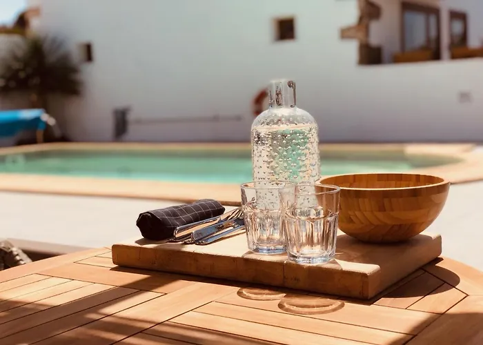 Sala Botanica - Shared Pool - Island Location - 10 Mins Drive To Famara And La Santa